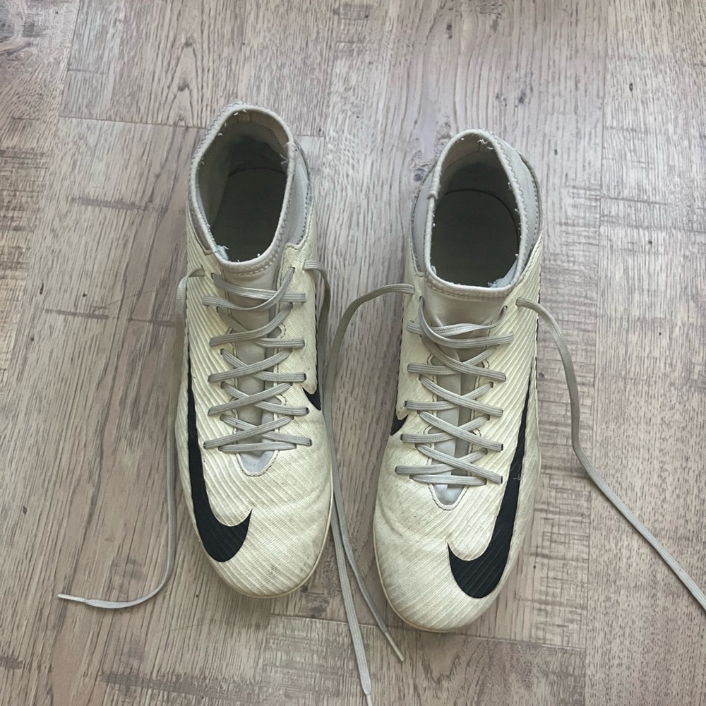 Women Socecr cleats Nike